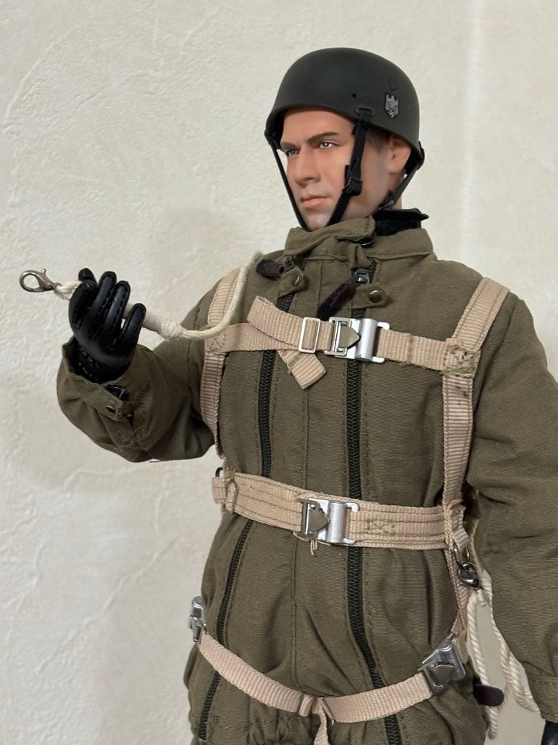 ドイツ陸軍 降下歩兵大隊兵士 降下前 ドイツ陸軍 降下歩兵大隊兵士 降下前