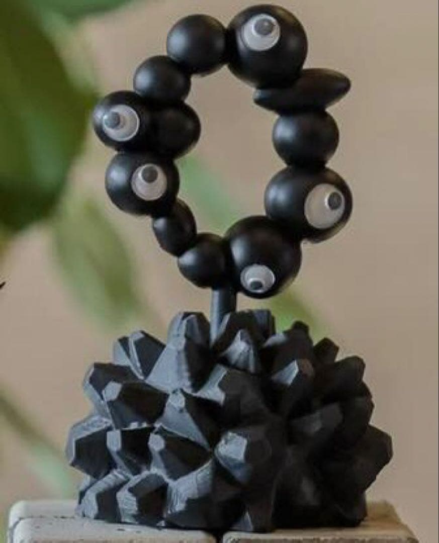 ミャクミャク LOBINDON ロビンドン 亀甲竜 Mサイズ 塊根植物 黒 - メルカリ