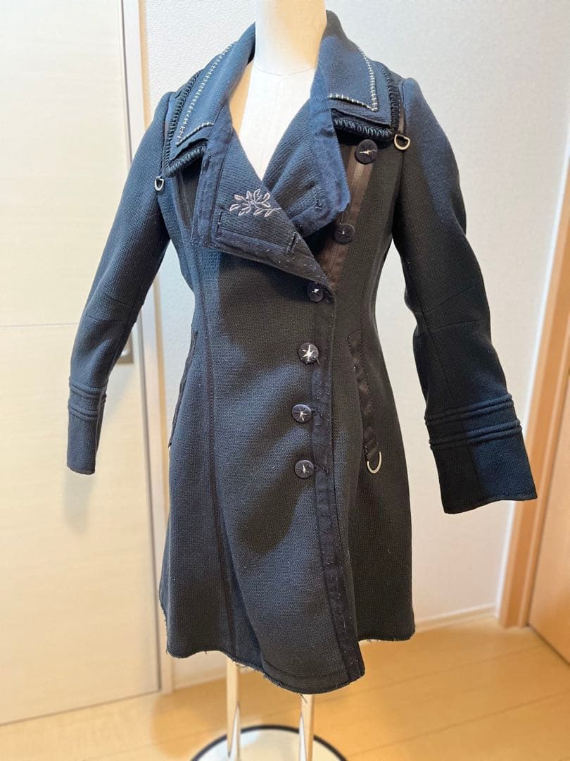 マリテフランソワジルボーベージュ フロントボタン ロングコート