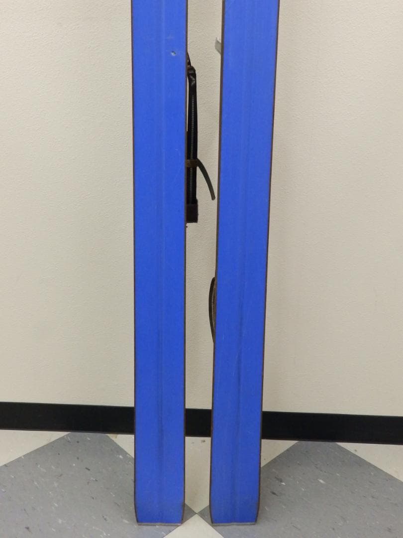 ROSSIGNOL STRATO 102 スキー板・ストック コンパーデル付き - メルカリ