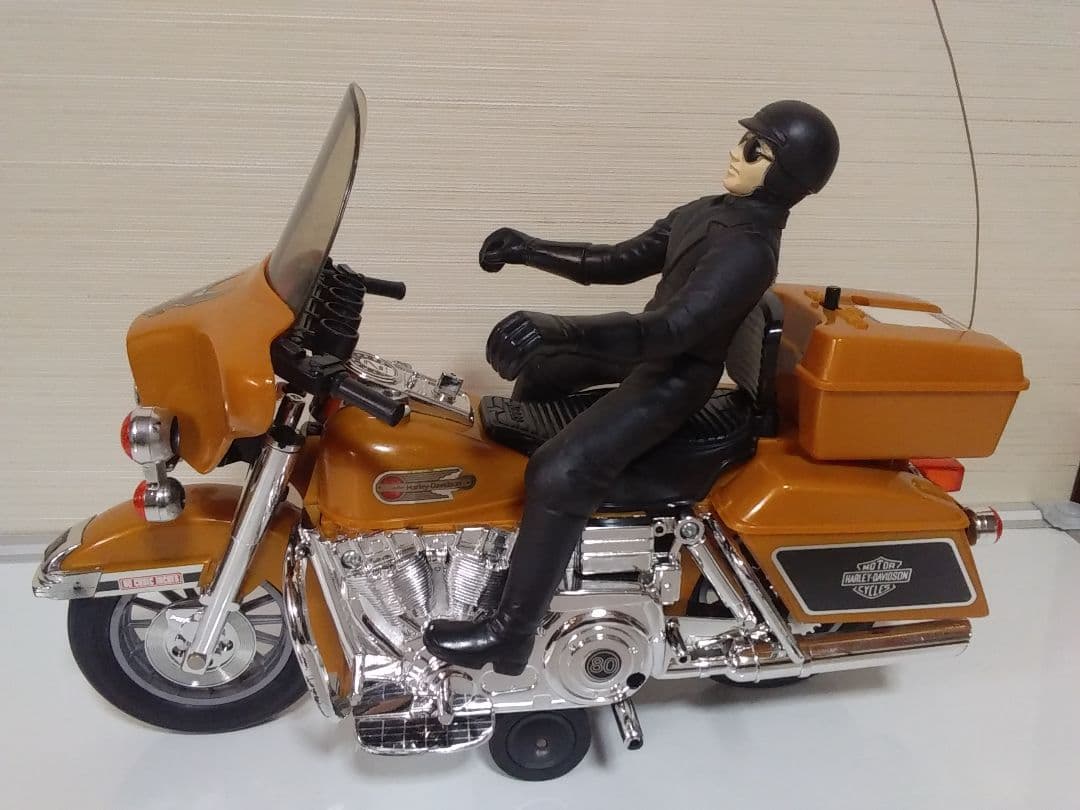 ヨネザワのオモチャ ハーレーダビットソンFLH80ゴールド 昭和の