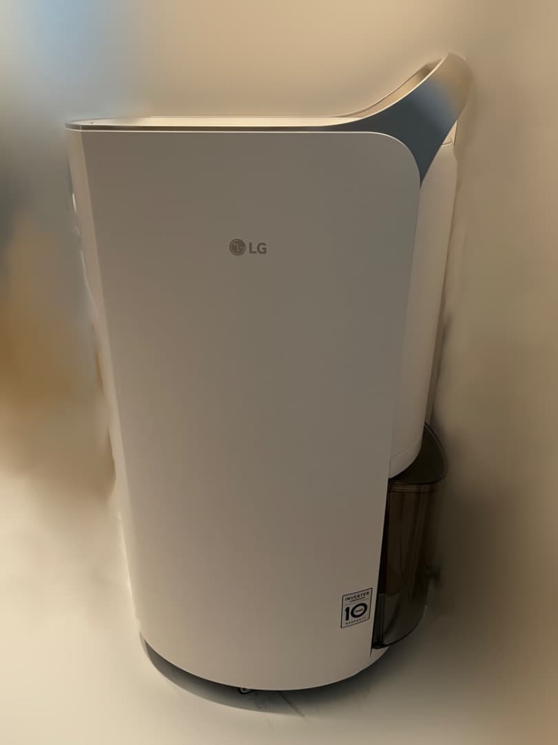 LG 衣類乾燥除湿機 動作OK 送料込み匿名配送 LGの衣類乾燥除湿機が日本初上陸！ 部屋だけでなく靴やクローゼットも