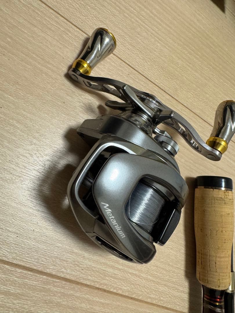 22メタニウム シャローエディション hg 右 カスタムハンドルの通販はau