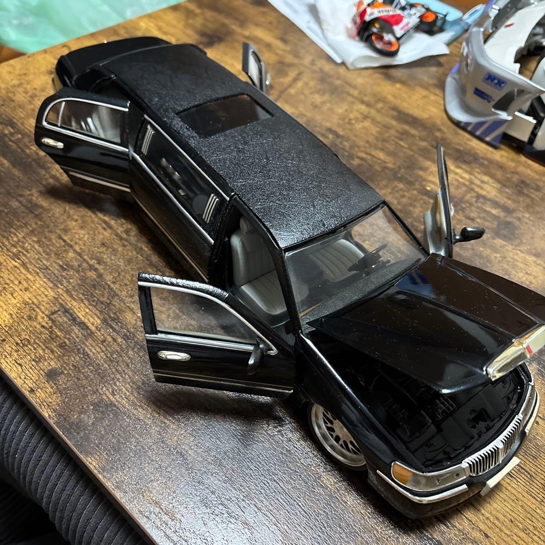1/18 サンスター リンカーン タウンカー リムジン ブラック カスタム