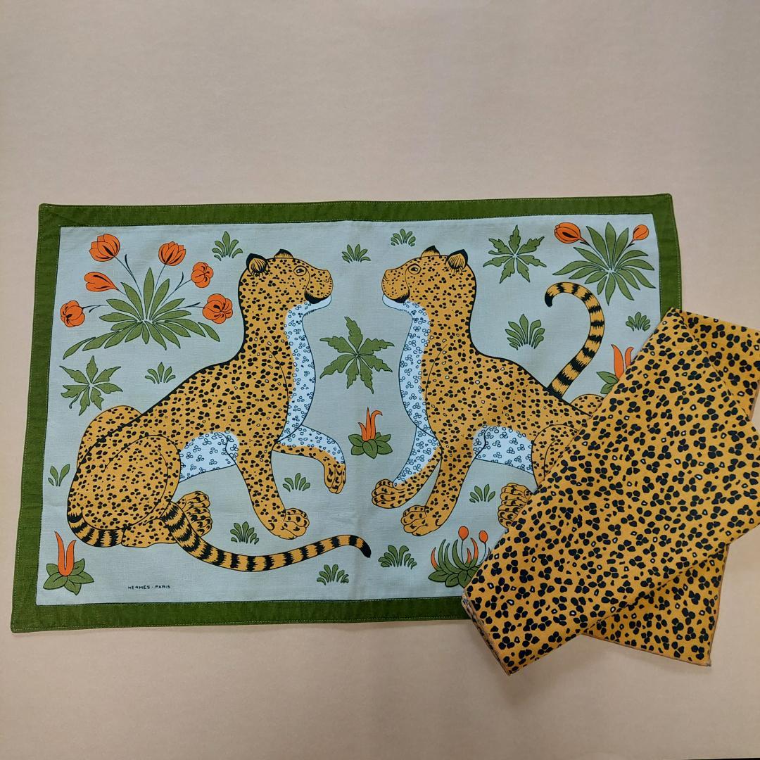 HERMÈS　ヒョウ柄ランチョンマットとナフキンのセット HERMÈS ヒョウ柄ランチョンマットとナフキンのセット HERMÈS ヒョウ柄