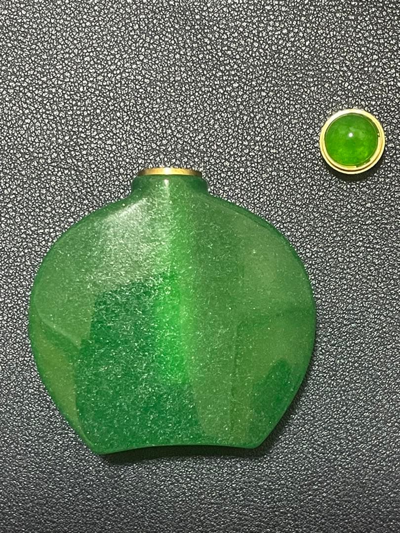 中国美術品 ヒスイ鼻煙壺 翡翠小瓶 時代物 唐物