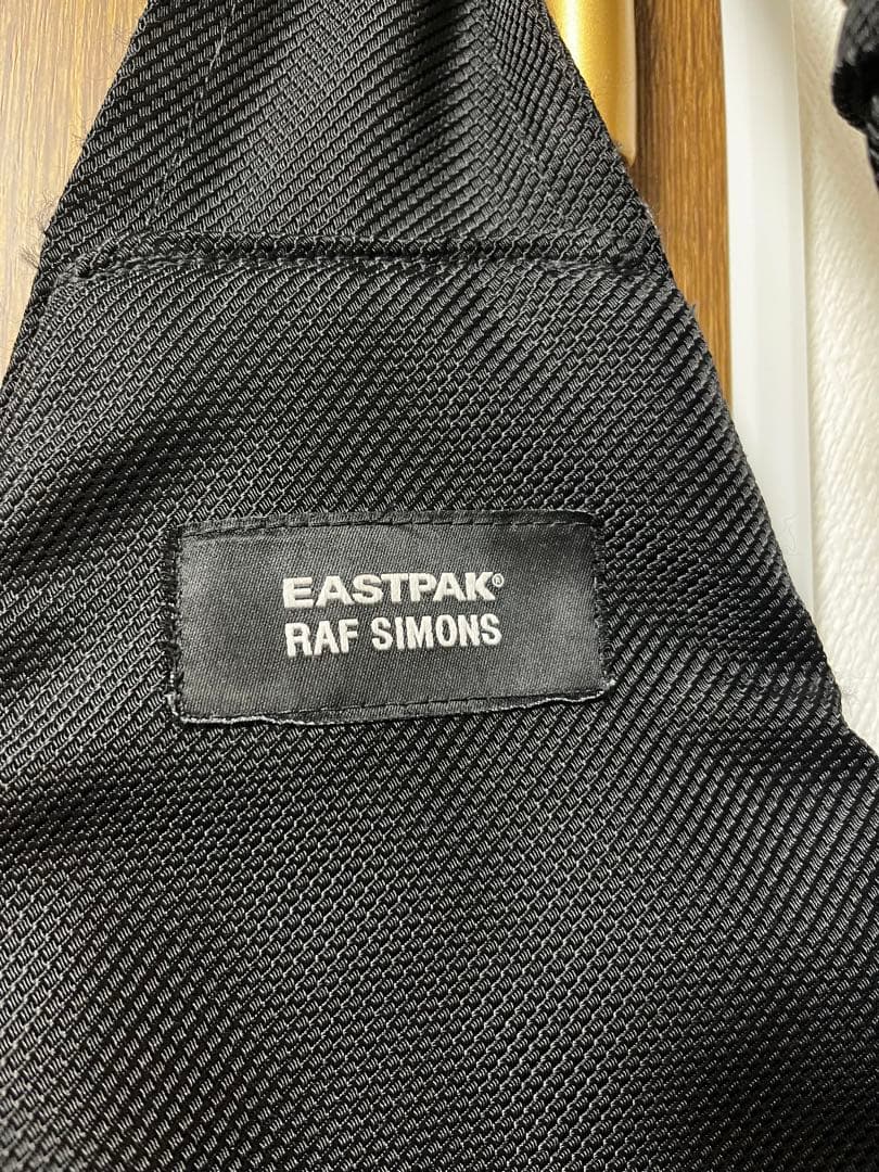 Raf Simons Eastpak スリングバッグ - メルカリ