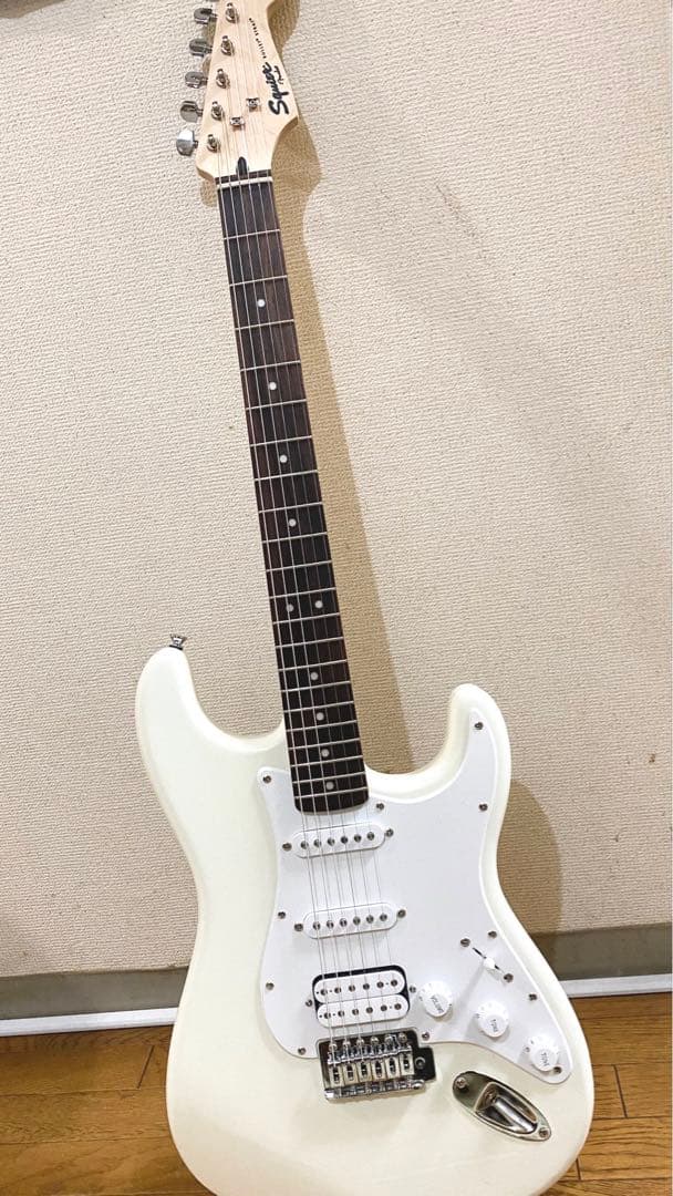 ギター Squier bullet stratcaster HSS Squier Bullet Stratocaster HSS Electric Guitar with Tremolo Brown
