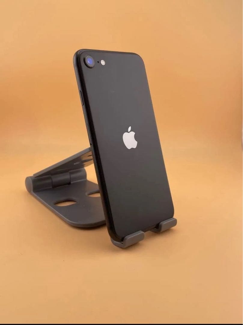 iPhone SE 2 64GB ブラック バッテリー100% - メルカリ