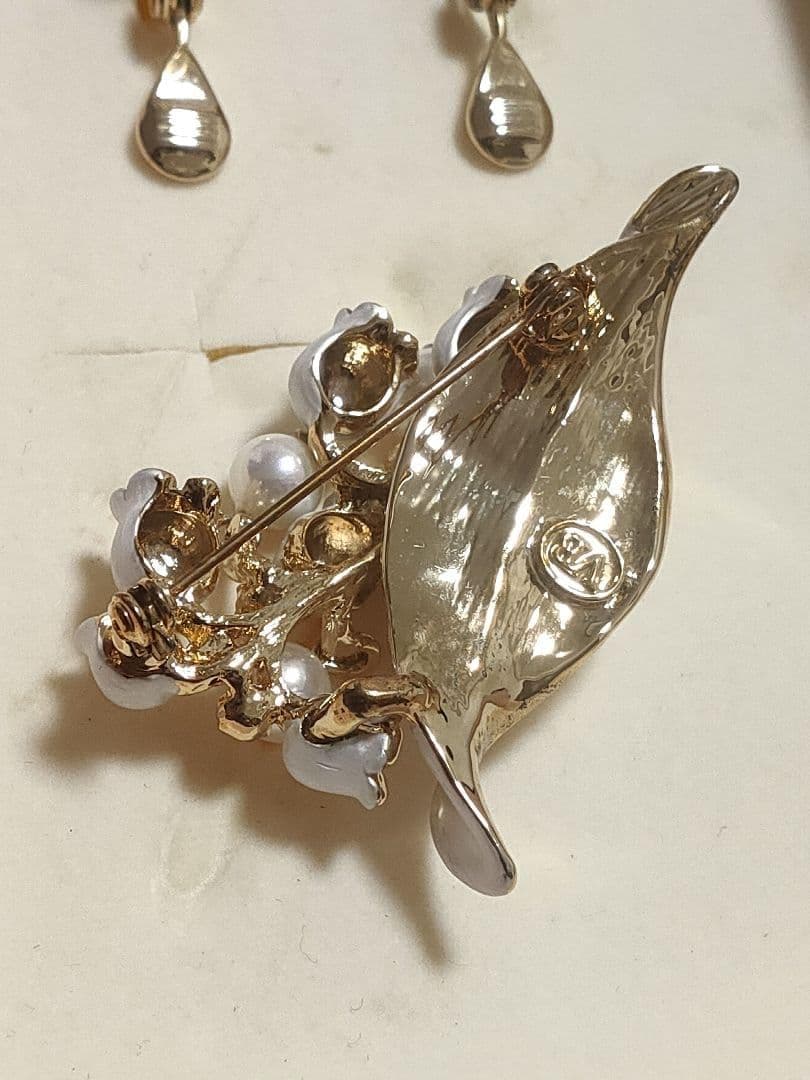 希少デザイン ヴァンドームブティック すずらん ブローチ、イヤリング