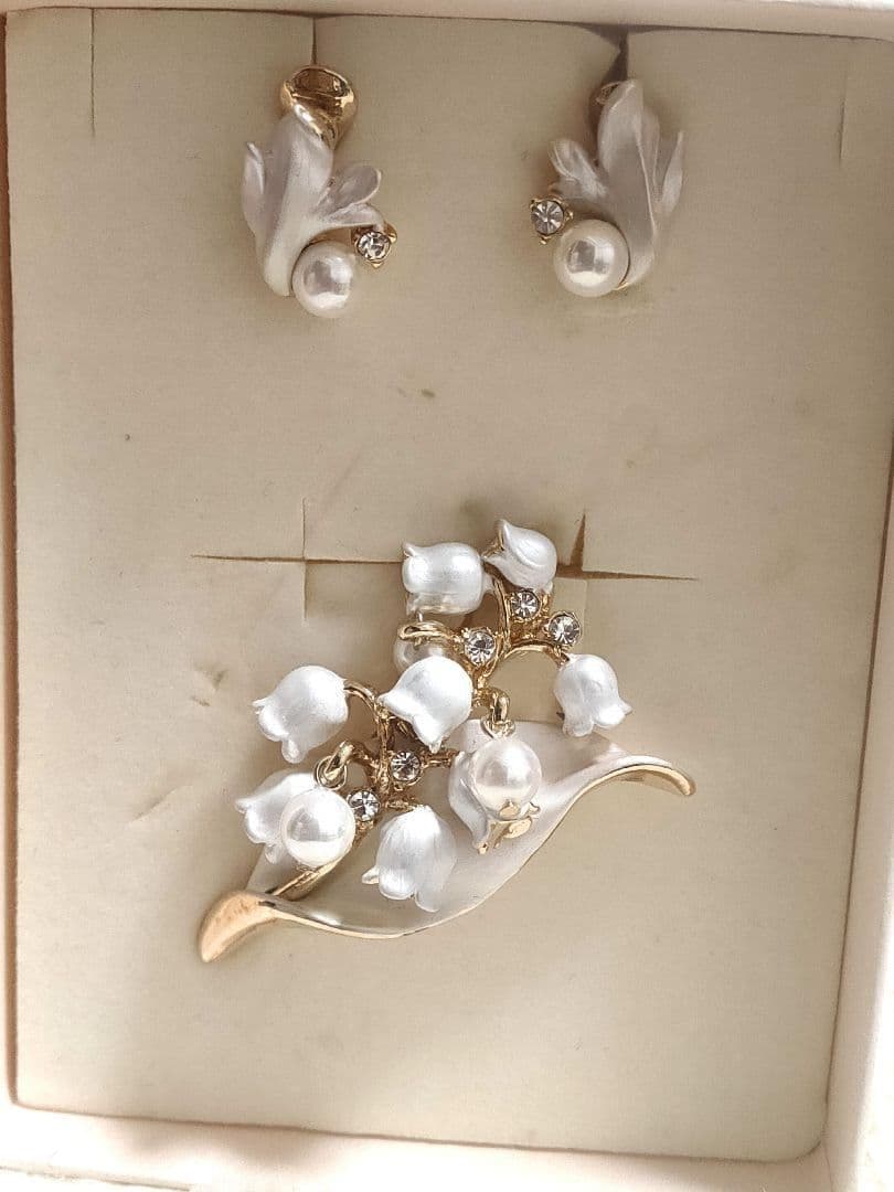 希少デザイン ヴァンドームブティック すずらん ブローチ、イヤリング