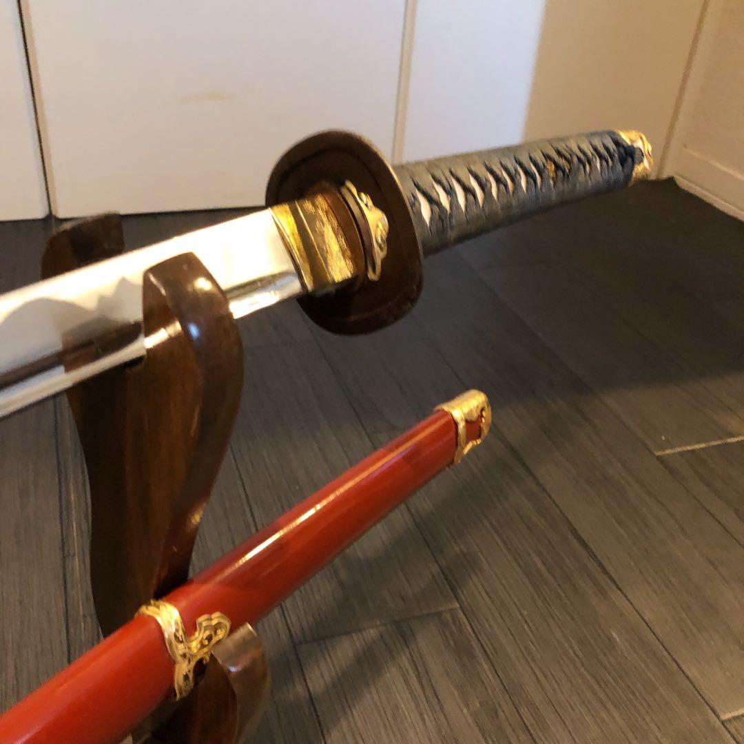 高級模造刀 居合刀 樋入り刀身 赤絹拵え 亜合金刀身 - 武具一 番 安い