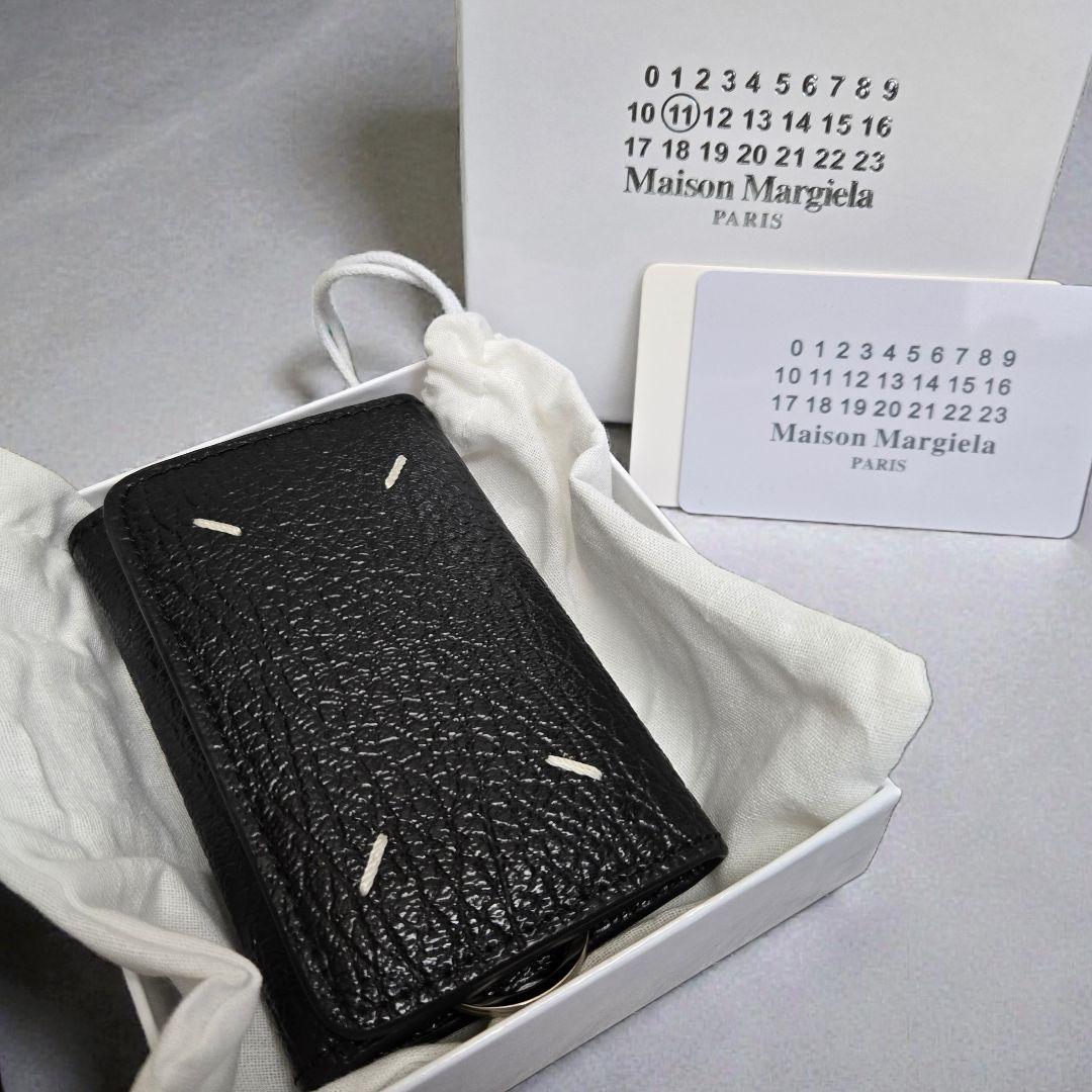 【未使用】メゾンマルジェラ 4ステッチ 6連 レザー キーケース ブラック Maison Margiela（メゾンマルジェラ） キーケース 6連 メンズ
