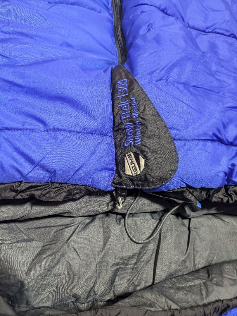 美品 Slow Trek 1300 寝袋 青・黒 イスカ