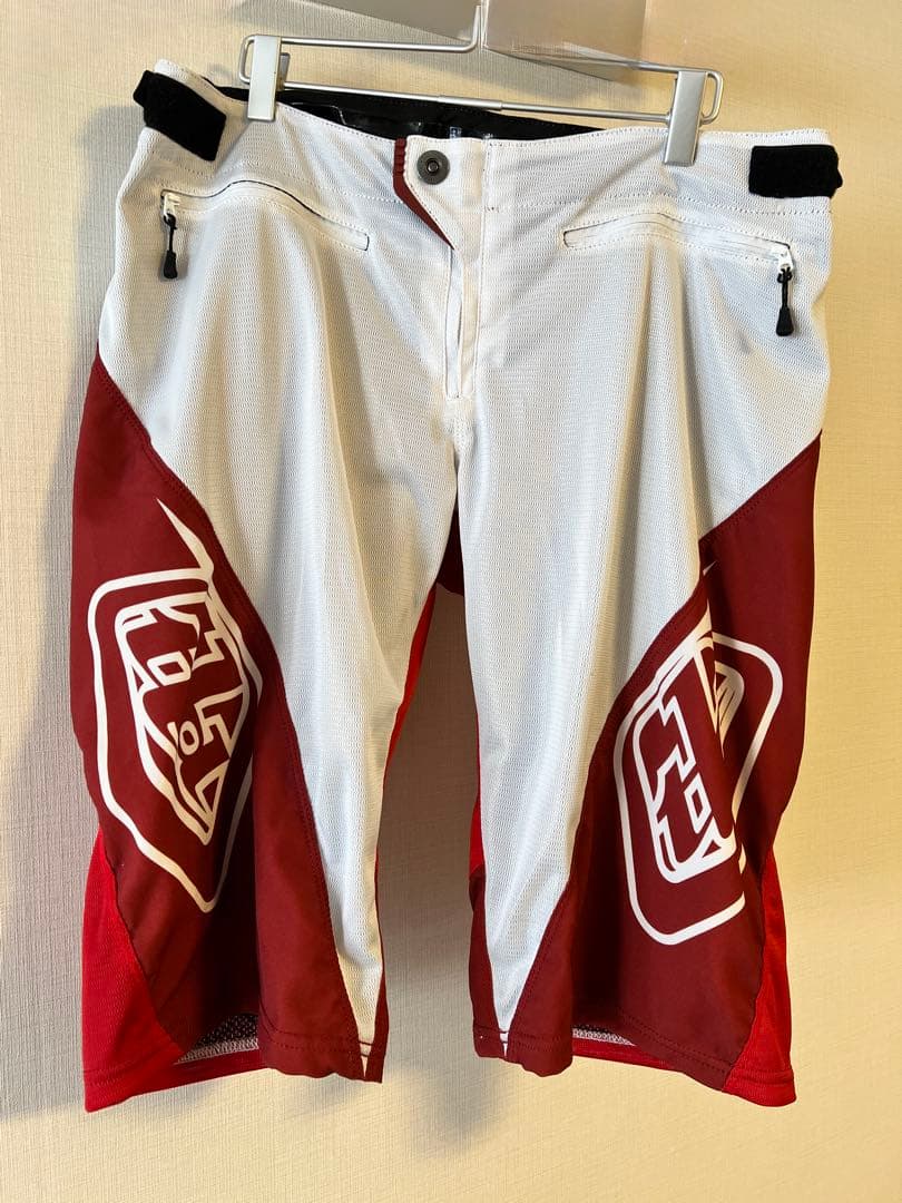 ⑥トロイリーデザイン　ショートパンツ　白＆赤 ⑦トロイリーデザイン ショートパンツ 朱赤＆白 ストライプショート