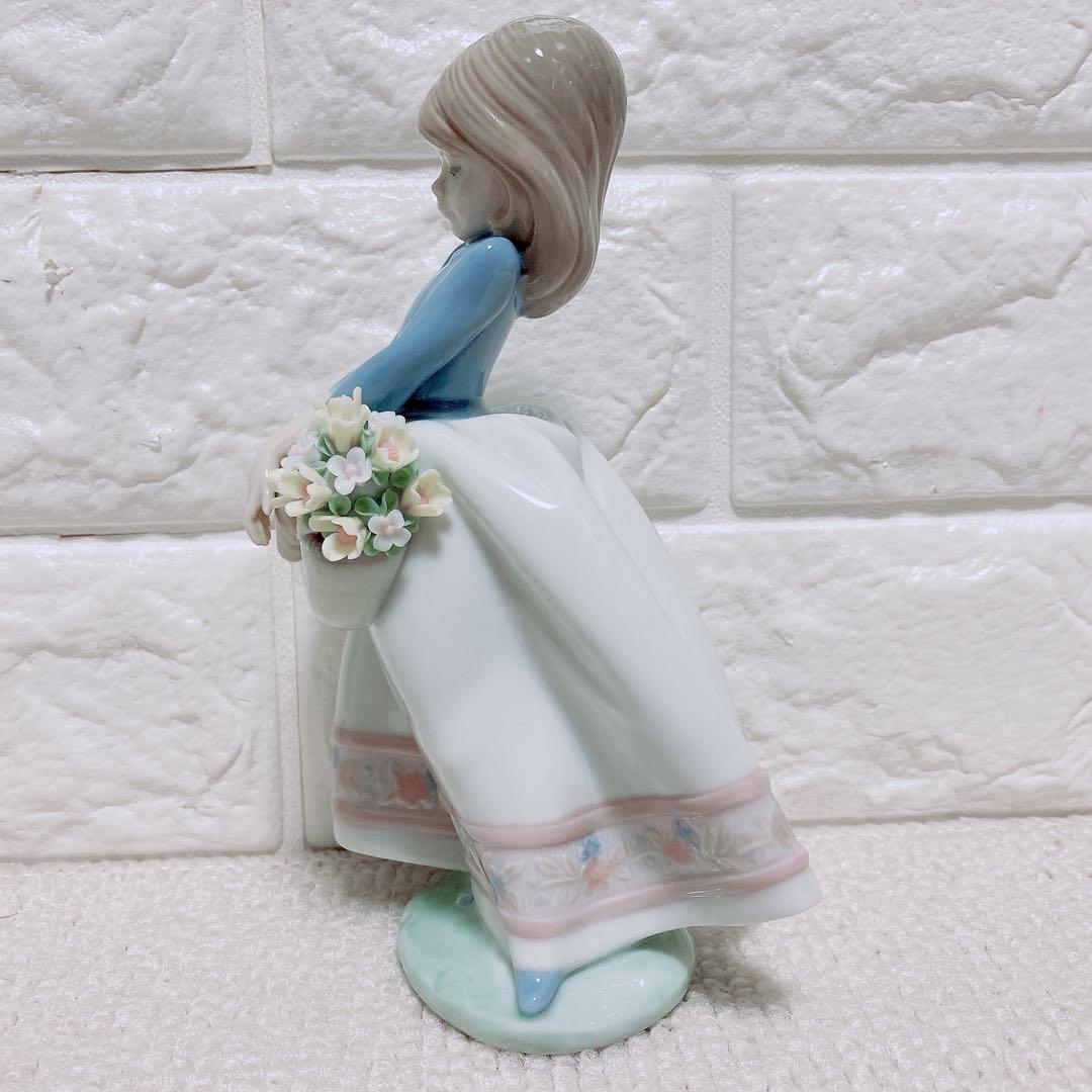 リヤドロ 5467 五月の花 フィギュリン 置物 陶器人形 女の子 5月