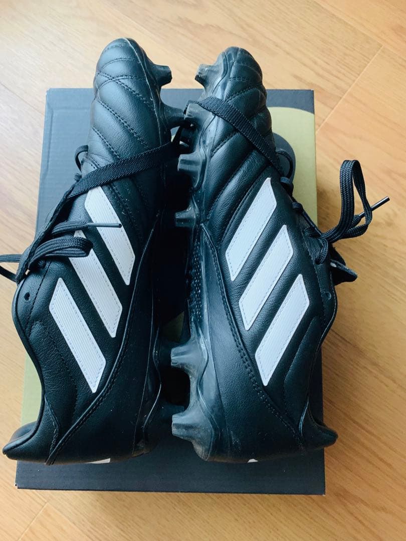 サッカースパイク　adidas 26.5cm 2E