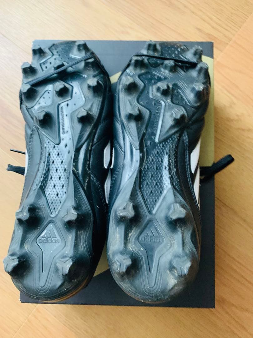 サッカースパイク　adidas 26.5cm 2E