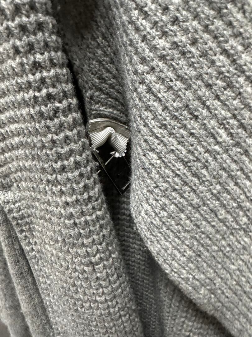 値下げ！【人気】sacai サカイ リブ編み袖のグレーアイボリーコート