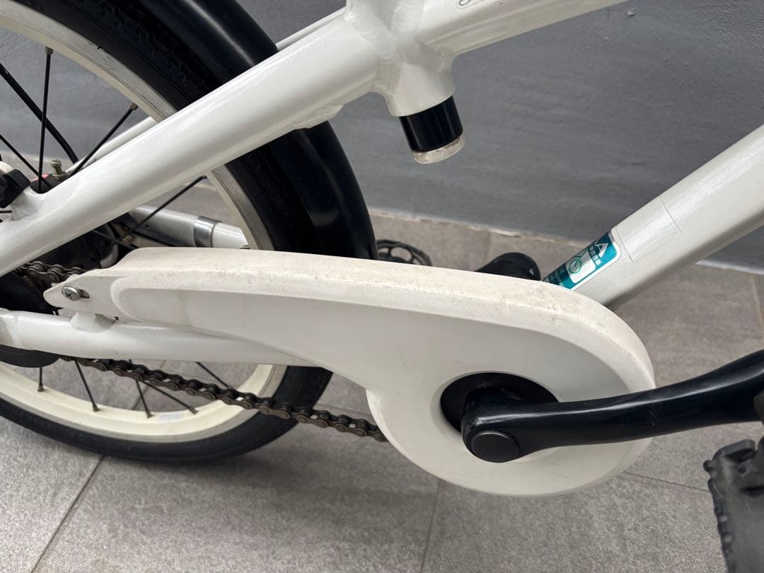 世田谷区直接引渡希望】ブリヂストン レベナ ホワイト 18インチ 世田谷