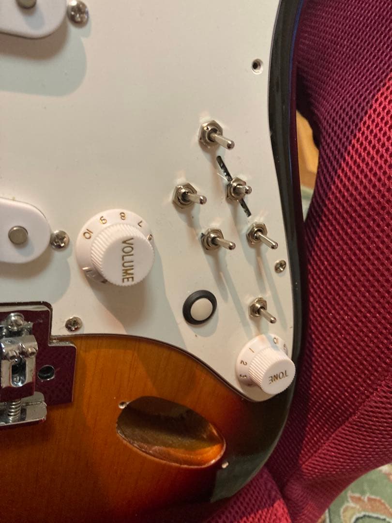 ☆新機能満載3つのピックアップを多彩に組合せできるBUSKERS ST