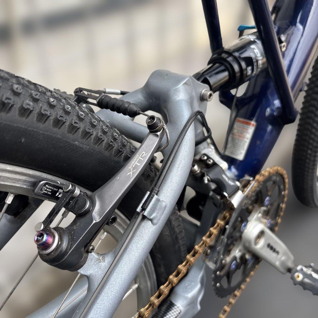 引取り限定】CANNONDALE superV2000 限定カラー