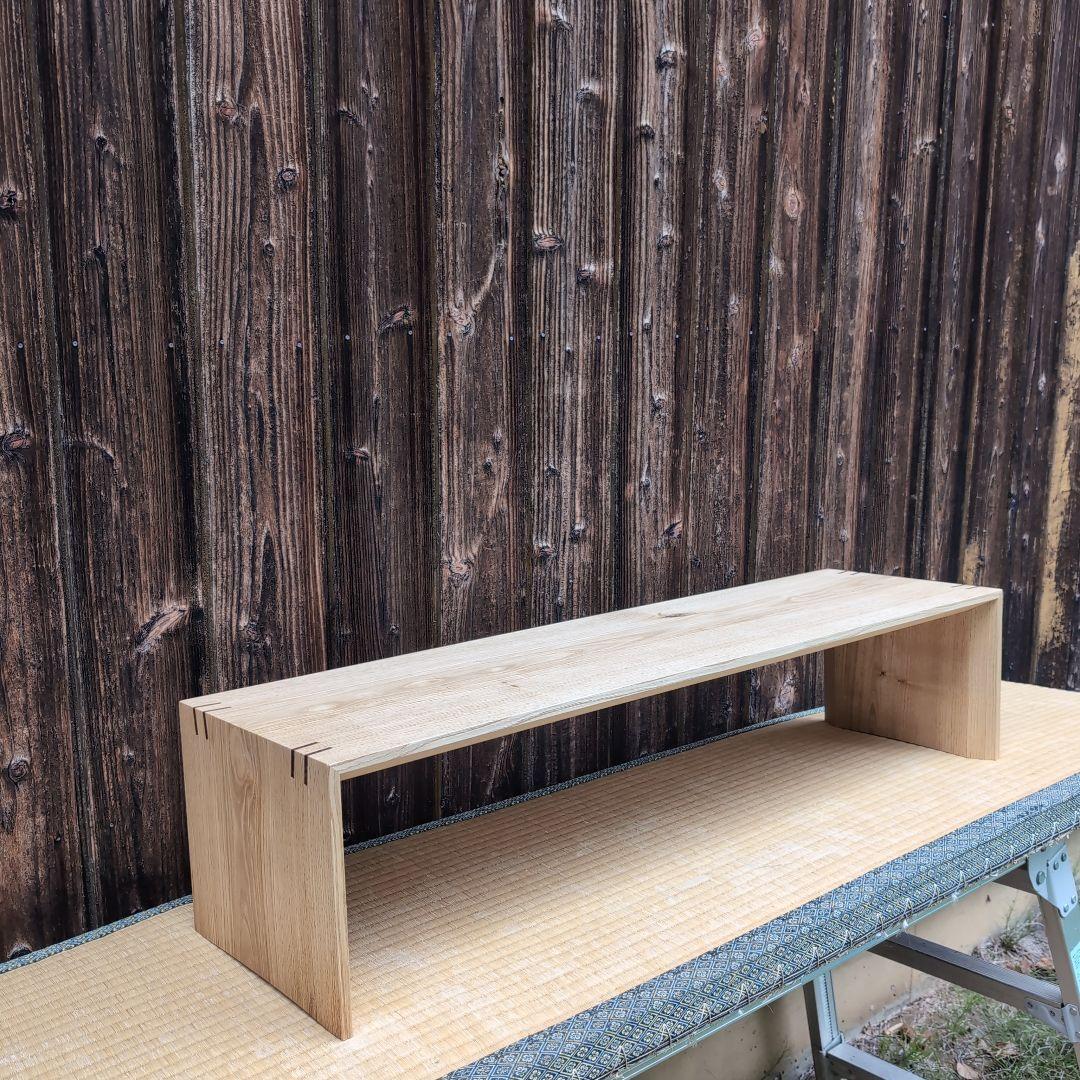 栗板のシンプルな置台 コの字 コレクションラック 花台 無垢板の家具