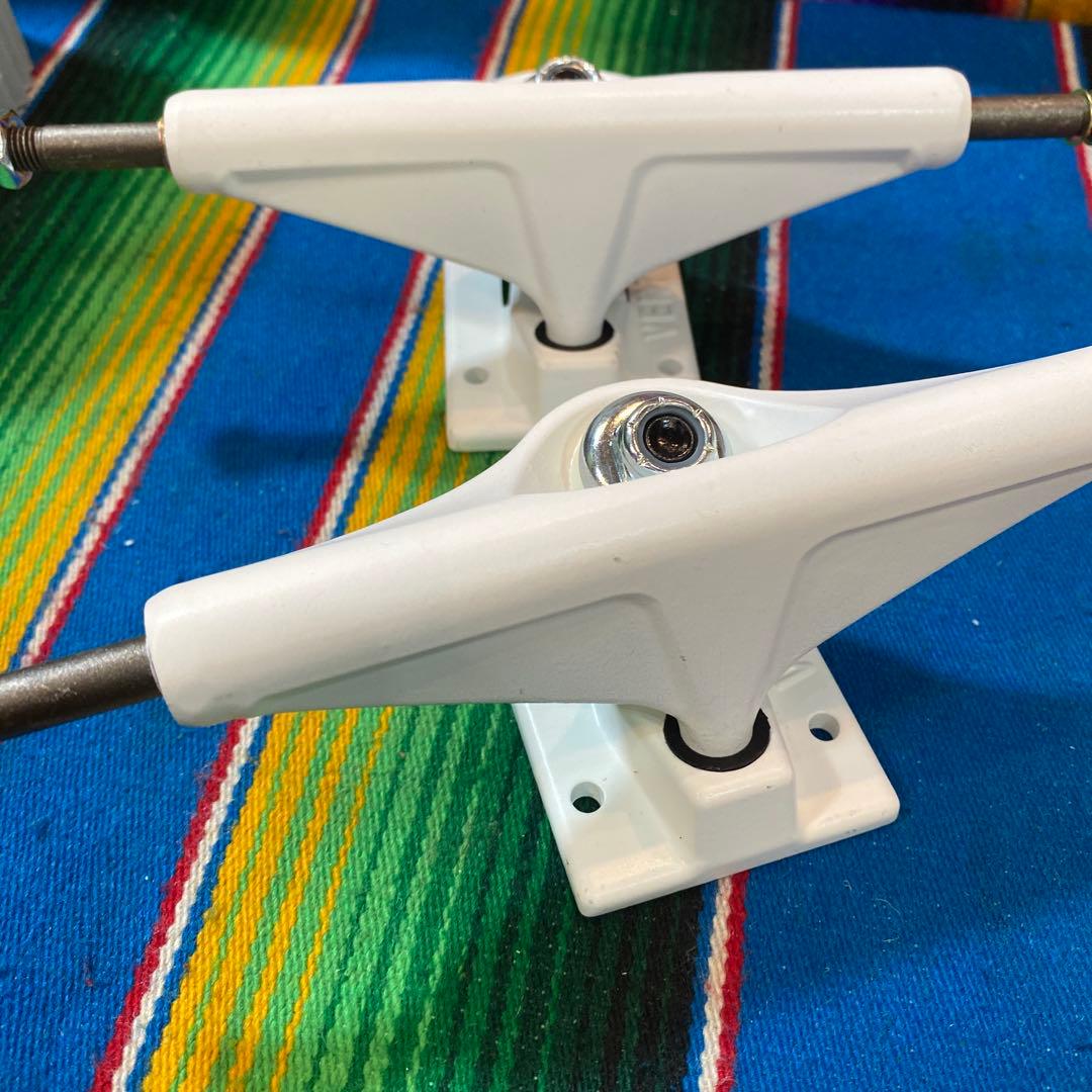 VE TRK TM WHITELIGHTING II 5.6 ホワイト venture ベンチャートラック