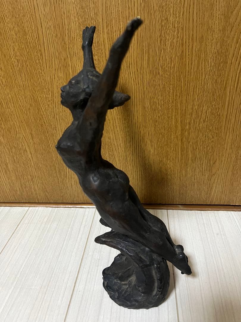ブロンズ像 裸婦像 飛躍 館野弘青 - メルカリ