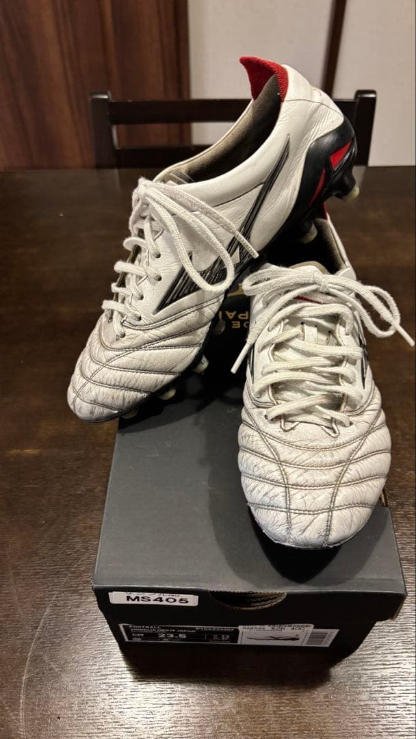 【使用回数10回程度】Morelia NEO4 サッカーシューズ 23.5cm