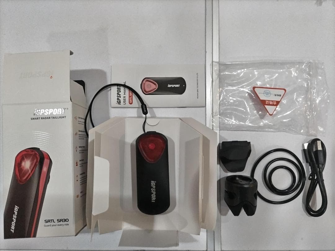 iGPSPORT SR30 自転車 リアビューレーダー テールライト iGPSPORT SR30 接近する車両を検知するスマートレーダーをテスト