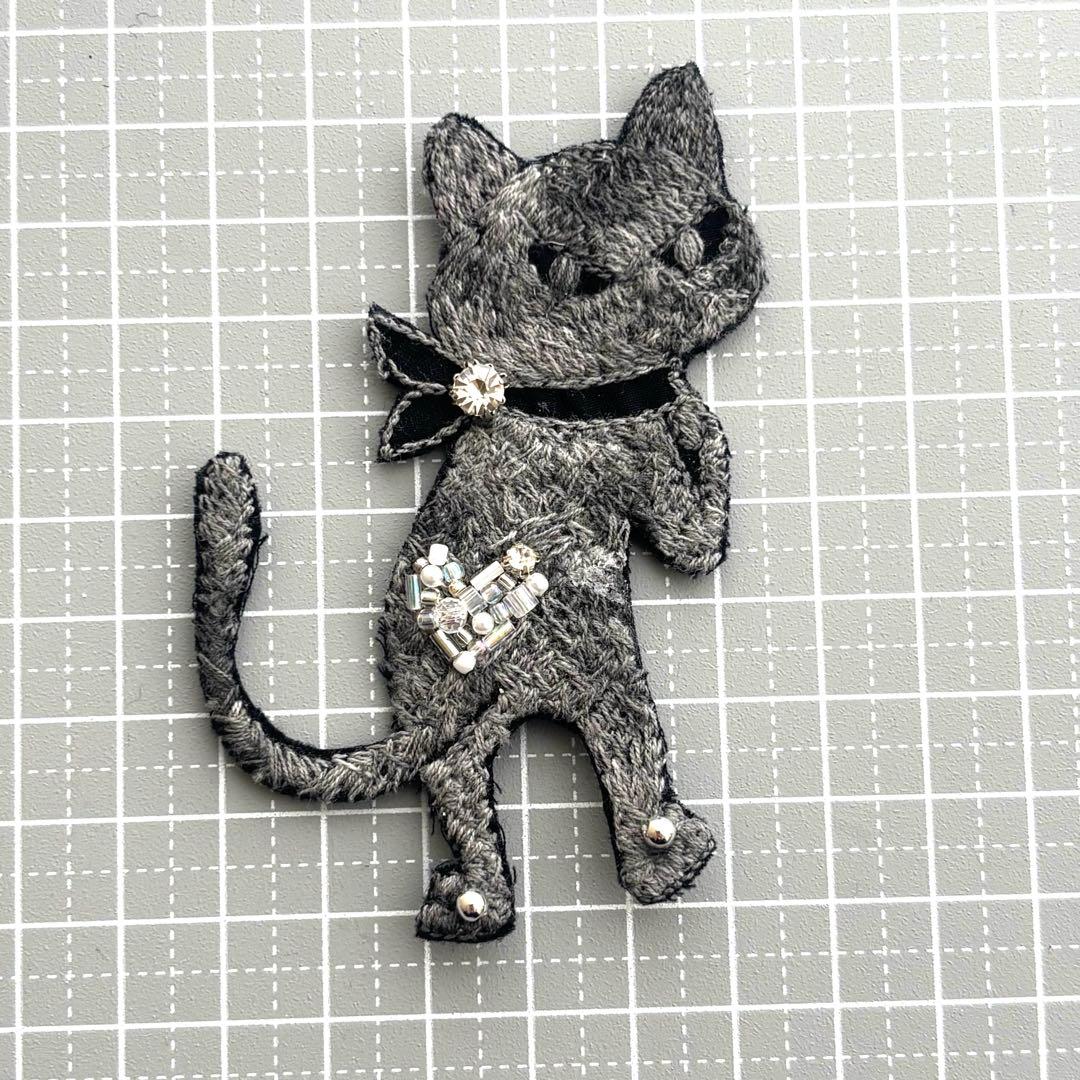 ①55 pjc ブローチアクセサリー ミナペルホネン 猫 クロッチ君ファンの