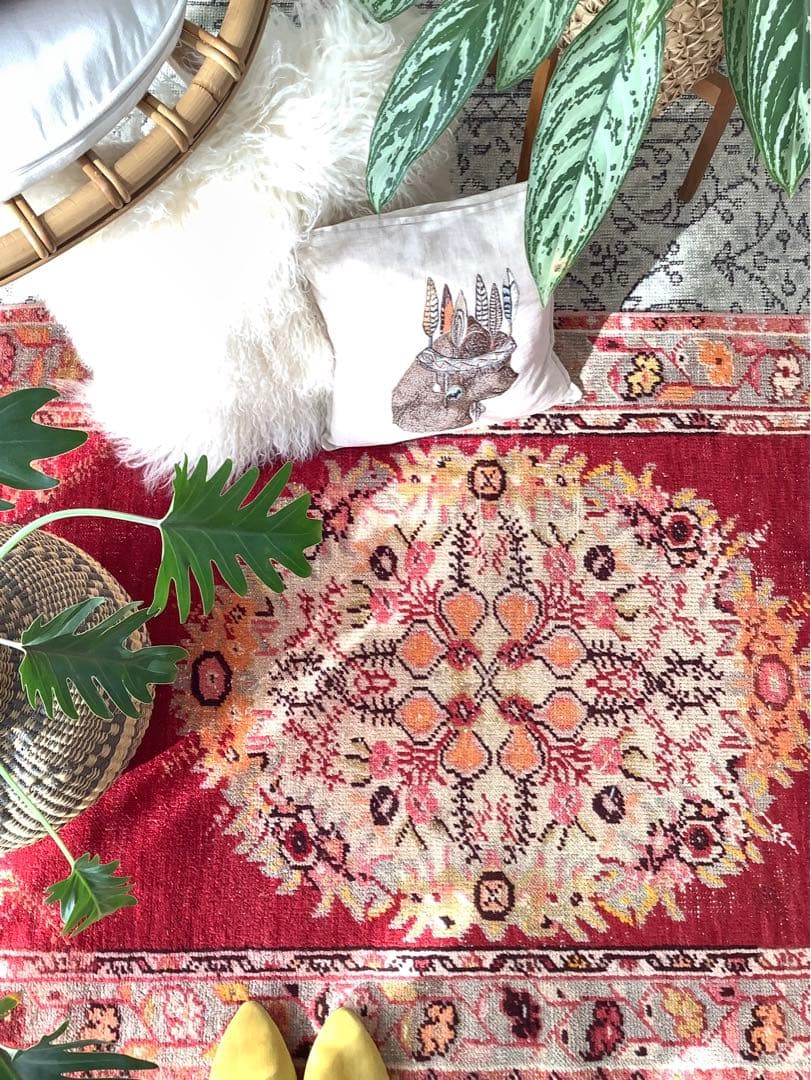 ✧憧れのギュネイ/red✧1970年代 トルコ・ヴィンテージラグ トライバルラグ ✧憧れのギュネイ/red✧1970年代 トルコ・ヴィンテージラグ トライバルラグ