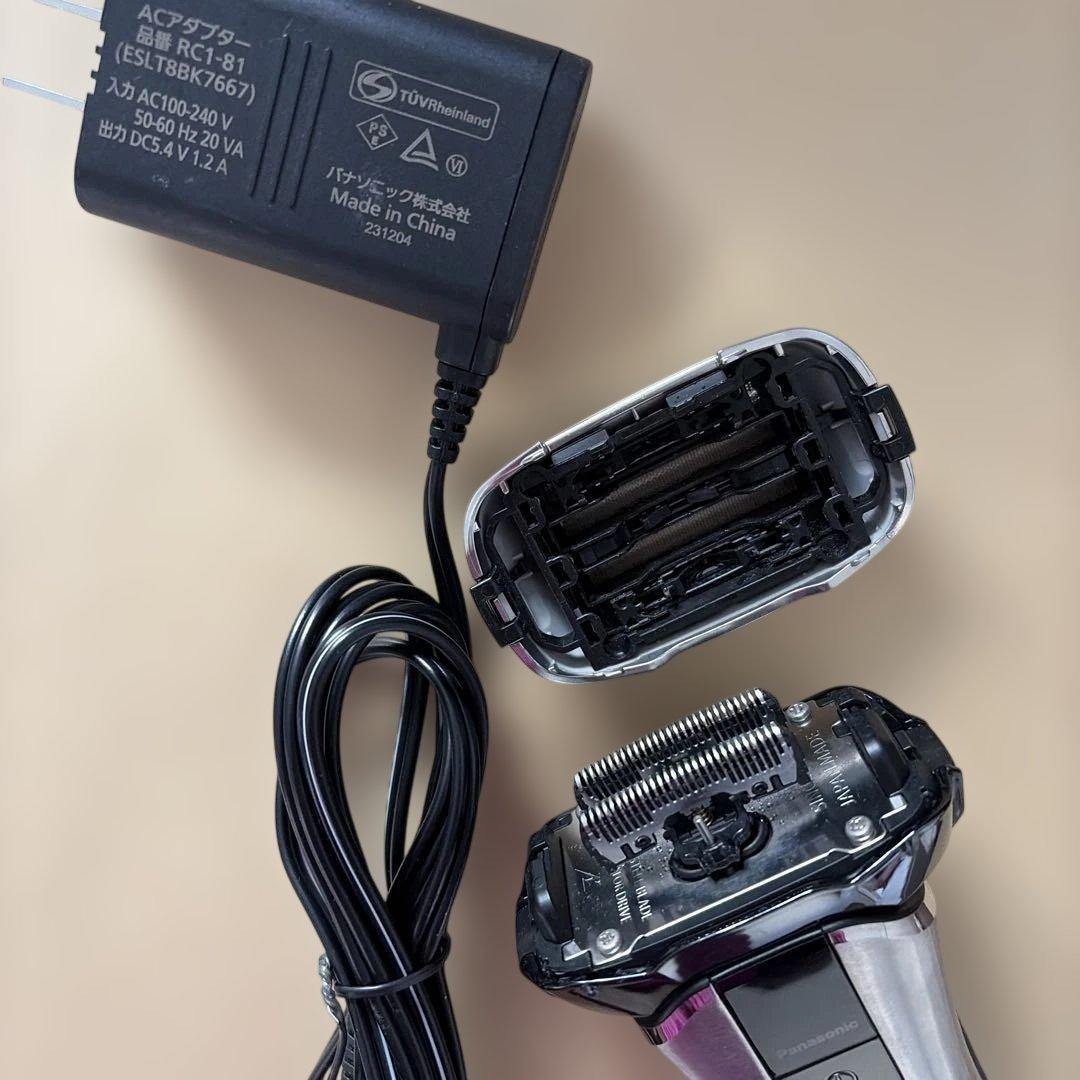Panasonic メンズシェーバー ES-CV70 充電器付き