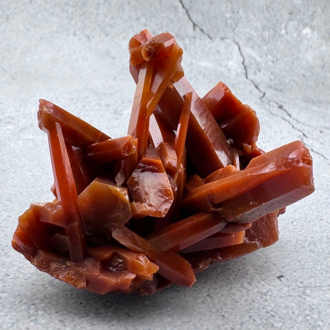 G-58マダガスカル産 赤水晶 クラスター 天然石　レッドクォーツ 希少原石 レッド ヘマタイト クォーツ エッグ マダガスカル産 赤水晶 ファイヤー