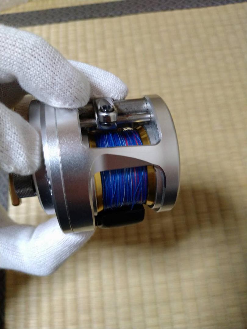 極美品】SHIMANO カルカッタ 401F 左巻き ベイトリール 使用2回 - メルカリ