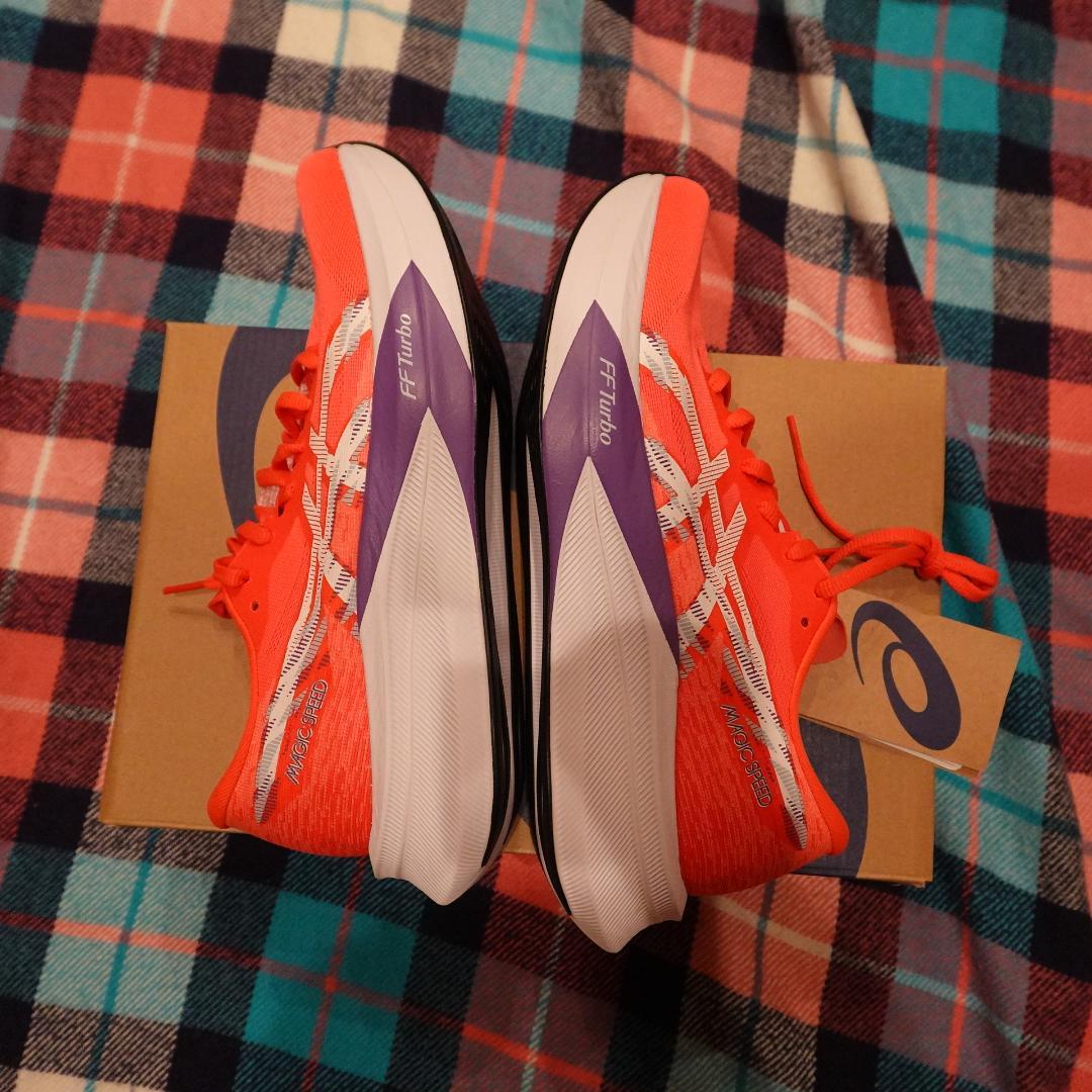 値下げ 新品・定価以下 26.5cm　ASICS MAGIC SPEED 4