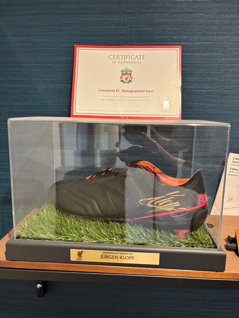 公式】ユルゲンクロップ直筆サイン入りスパイク - メルカリ