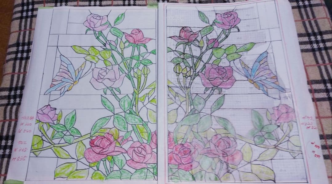 ステンドグラス ピンクと赤いバラと蝶のパネル 特大サイズ - メルカリ