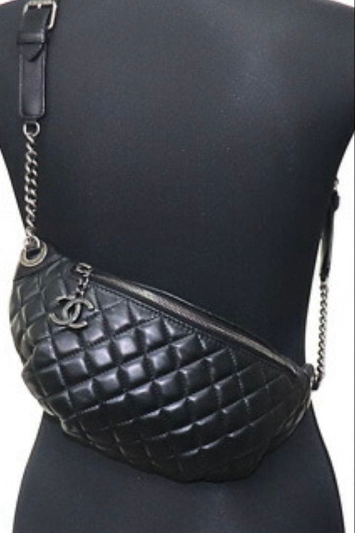 CHANEL ブラック キルティング ボディバッグ 通常よりお手頃価格になり