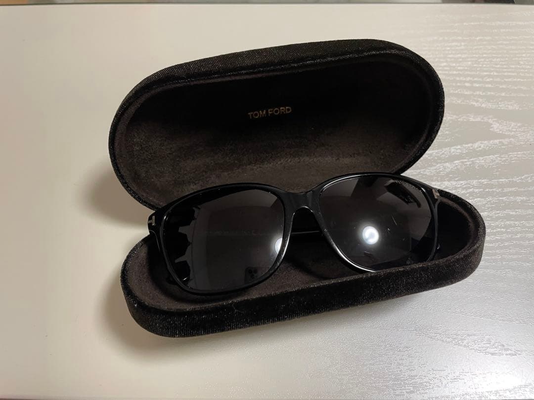 TOM FORD ブラック サングラス ケース付き