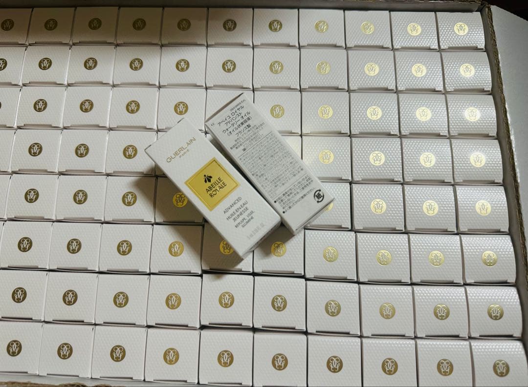 【澪】100本セットのGUERLAIN ABILLE E Guerlain Abeille Royale Bestsellers Skincare Gift Set ($430 value