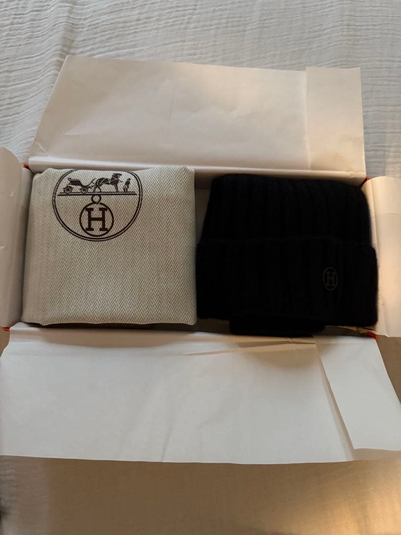 値下げ　新品　HERMES カシミアニットキャップ《Hループ》ショッパーあり