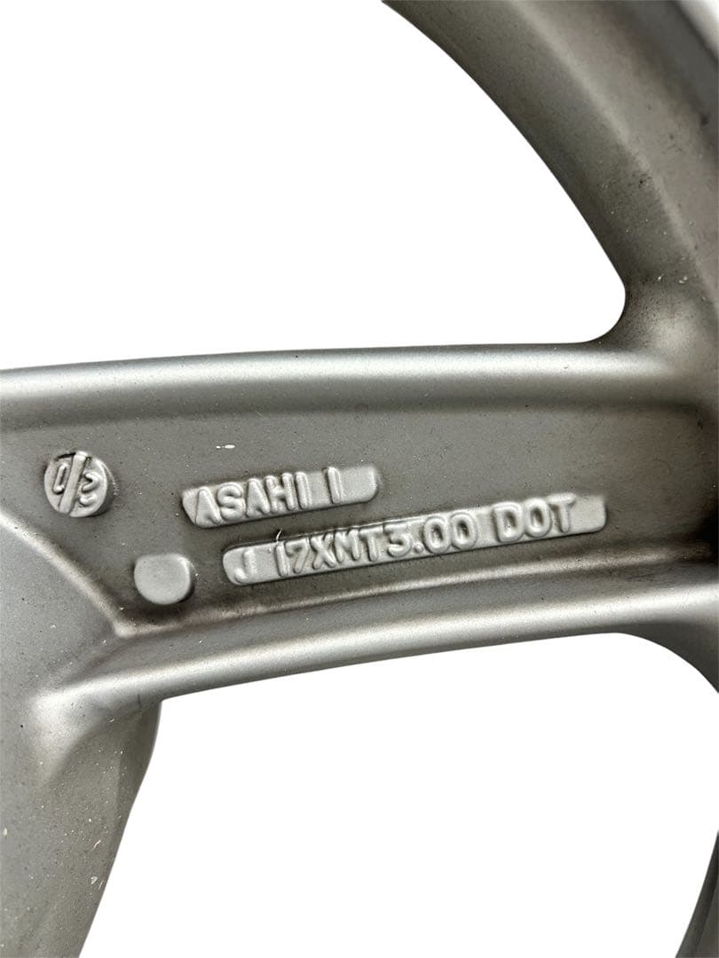 ZRX400実働から取り外し180太足 スイングアーム、前後ホイールその他