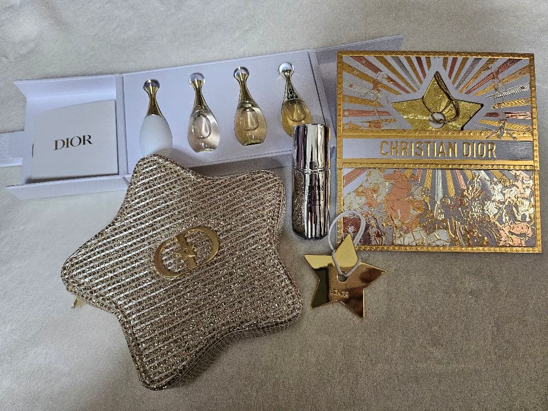 DIOR 2025 クリスマスコフレ 星形ポーチ ホリデー限定　バースデー限定 DIOR 2025 クリスマスコフレ 星形ポーチ ホリデー限定 ノベルティ