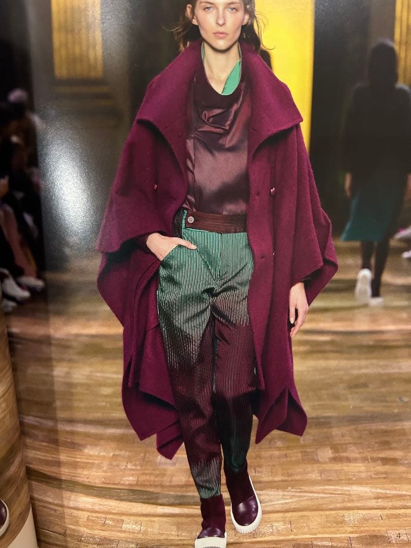 ⭐️本日限定価格2017AWパリコレポンチョ風コート極美品⭐️