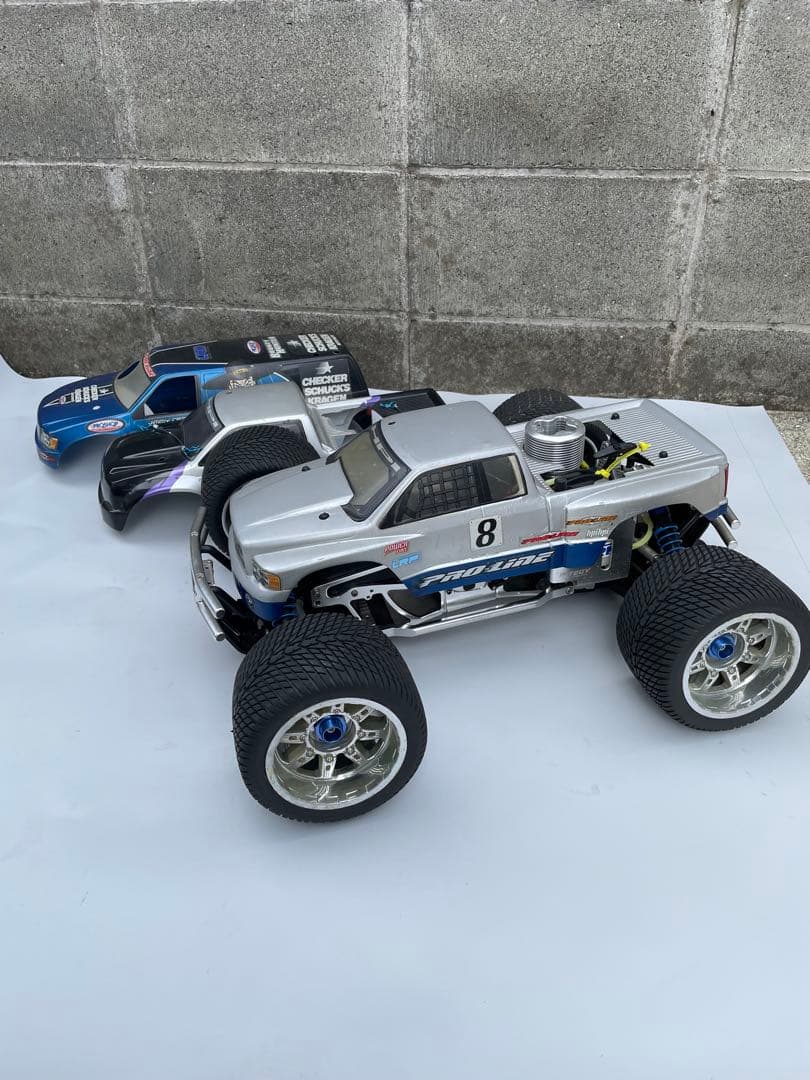 HPI　サベージ　ジャンク　及びパーツ多数 hpiサベージ ジャンク 中古ジャンク HPIサベージ エンジンラジコンカー