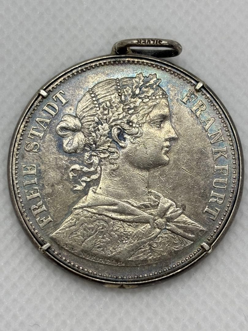 1860年ドイツフランクフルトフランコニア女神像1ターラー銀貨 加工品 P