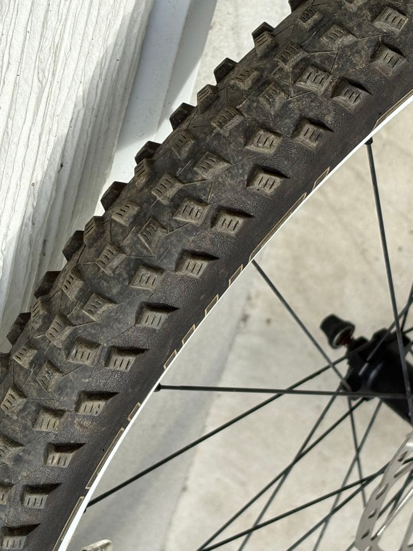 SPECIALIZED Hardrock Sport ブロックタイヤセット⭐️ - メルカリ