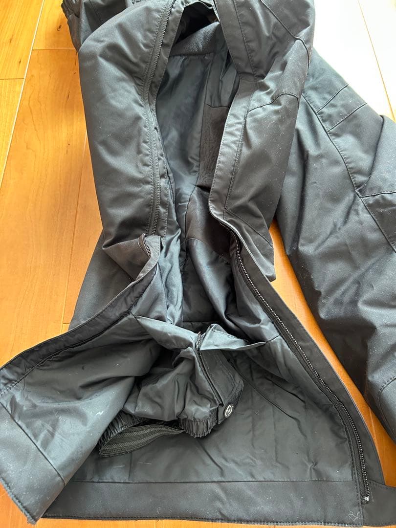 スウェーデン代表モデル☆ GOLDWIN サイドフルオープン スキーウェア